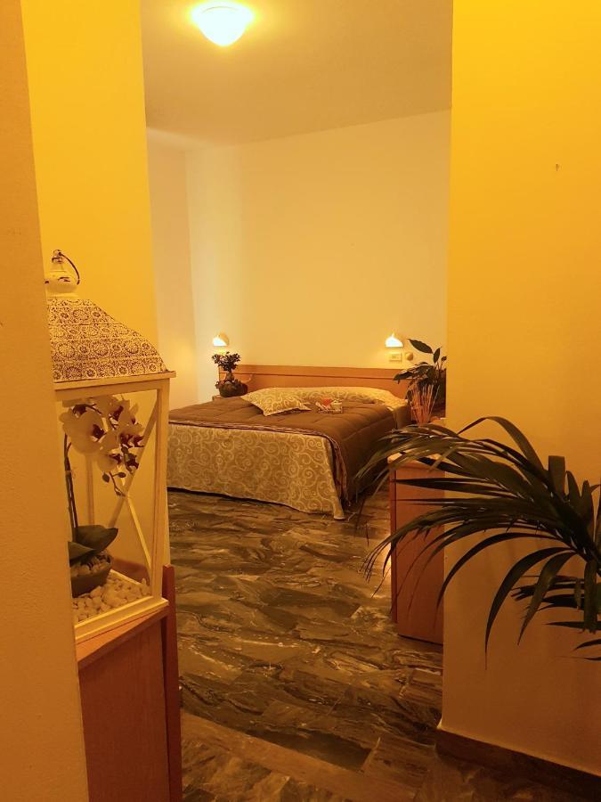 Hotel Romantica Rimini Bagian luar foto