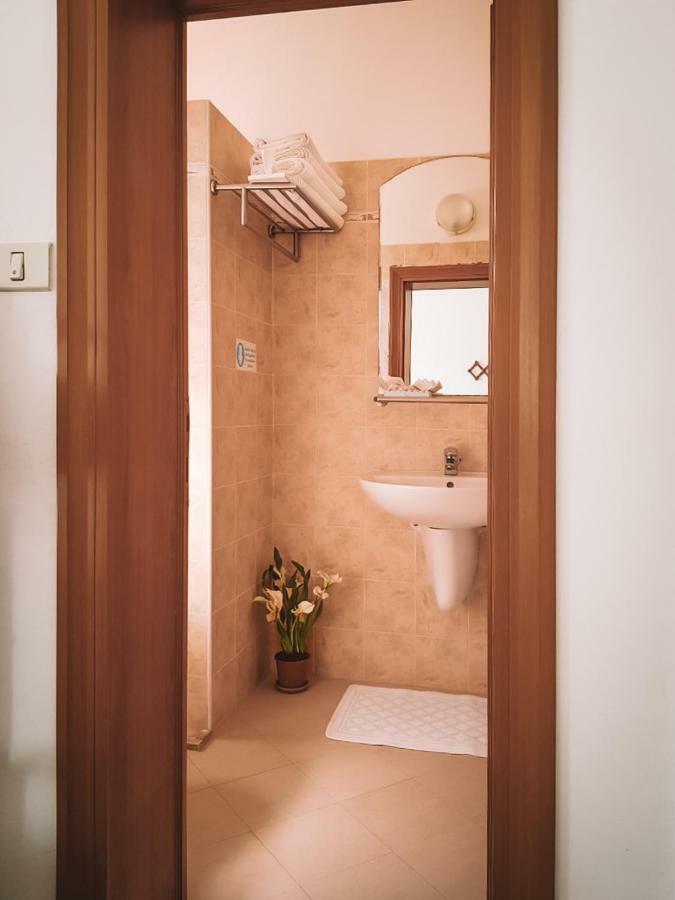 Hotel Romantica Rimini Bagian luar foto